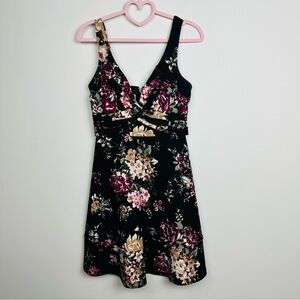 Emerald Sundae Black Floral Mini Dress Size Medium